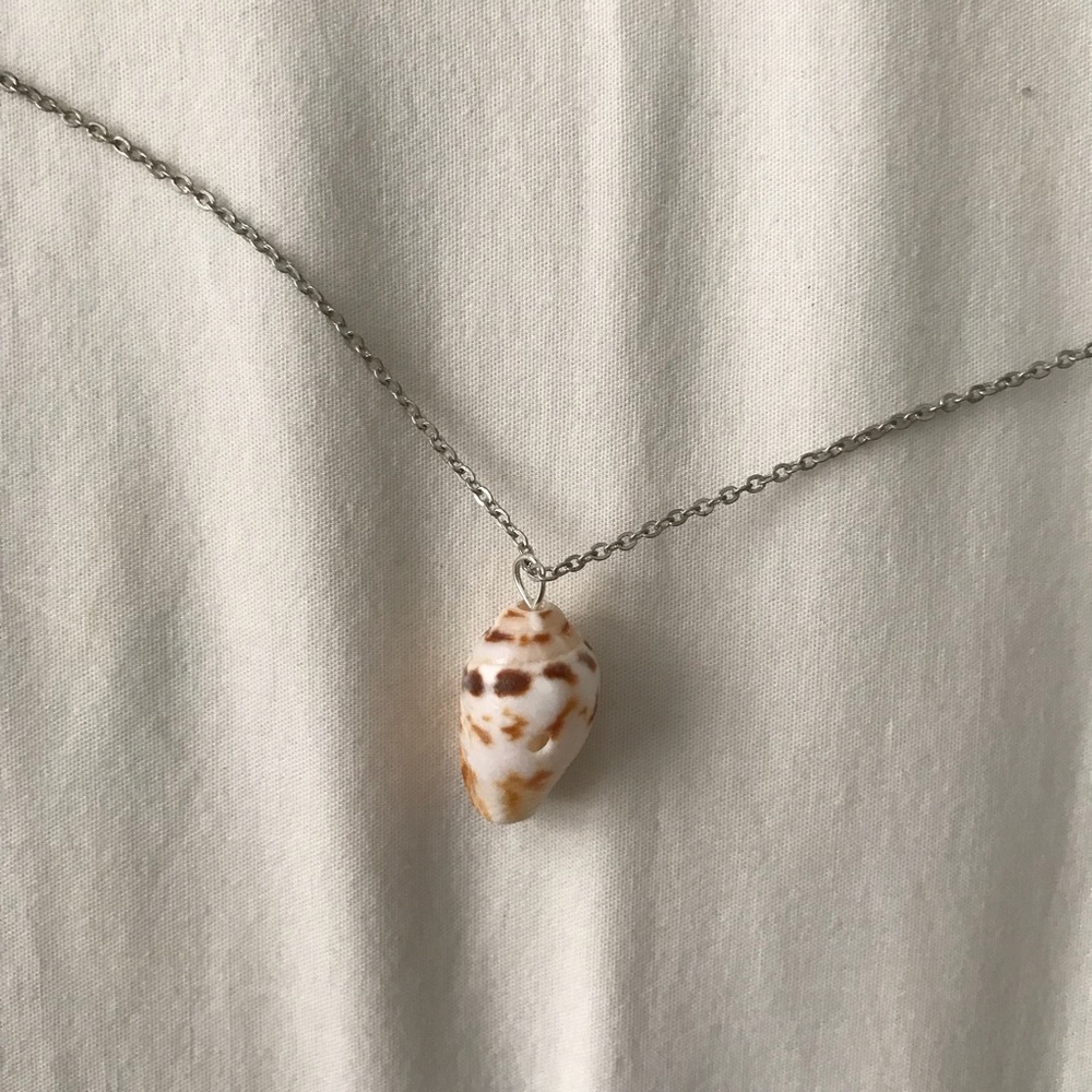 Come Shell Necklace